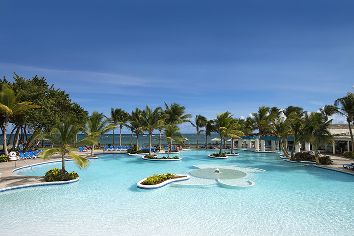 Coconut Bay Resort Pool